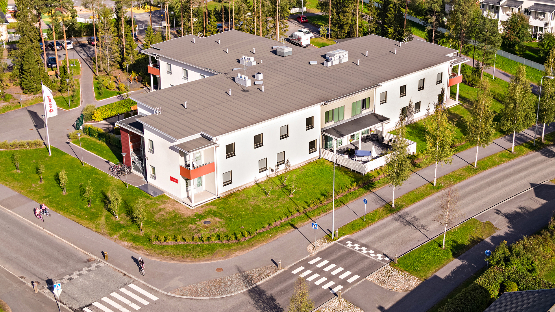 Esperi Caren hoivalaitos ulkoapäin kuvattuna