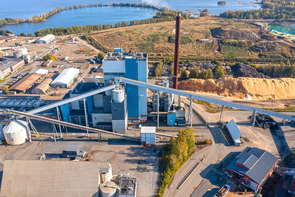 Pori Energian Kaanaan voimalaitos ilmasta kuvattuna
