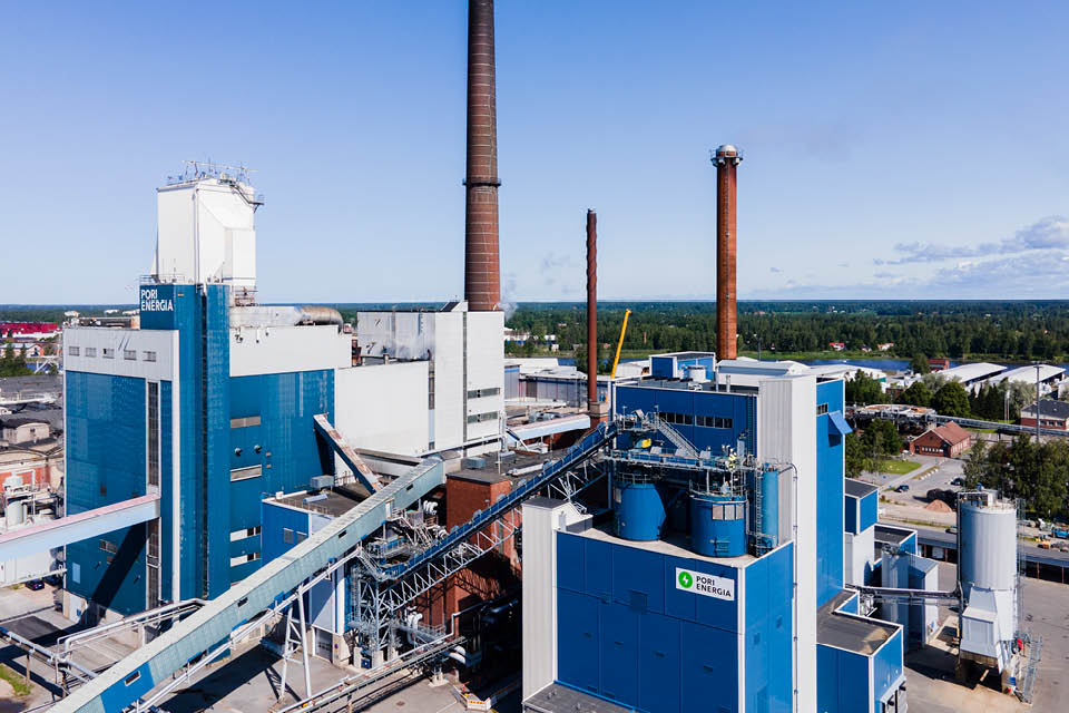 Pori Energian Aittaluodon voimalaitos ilmasta kuvattuna